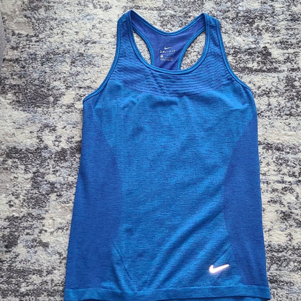 Nike workout tank